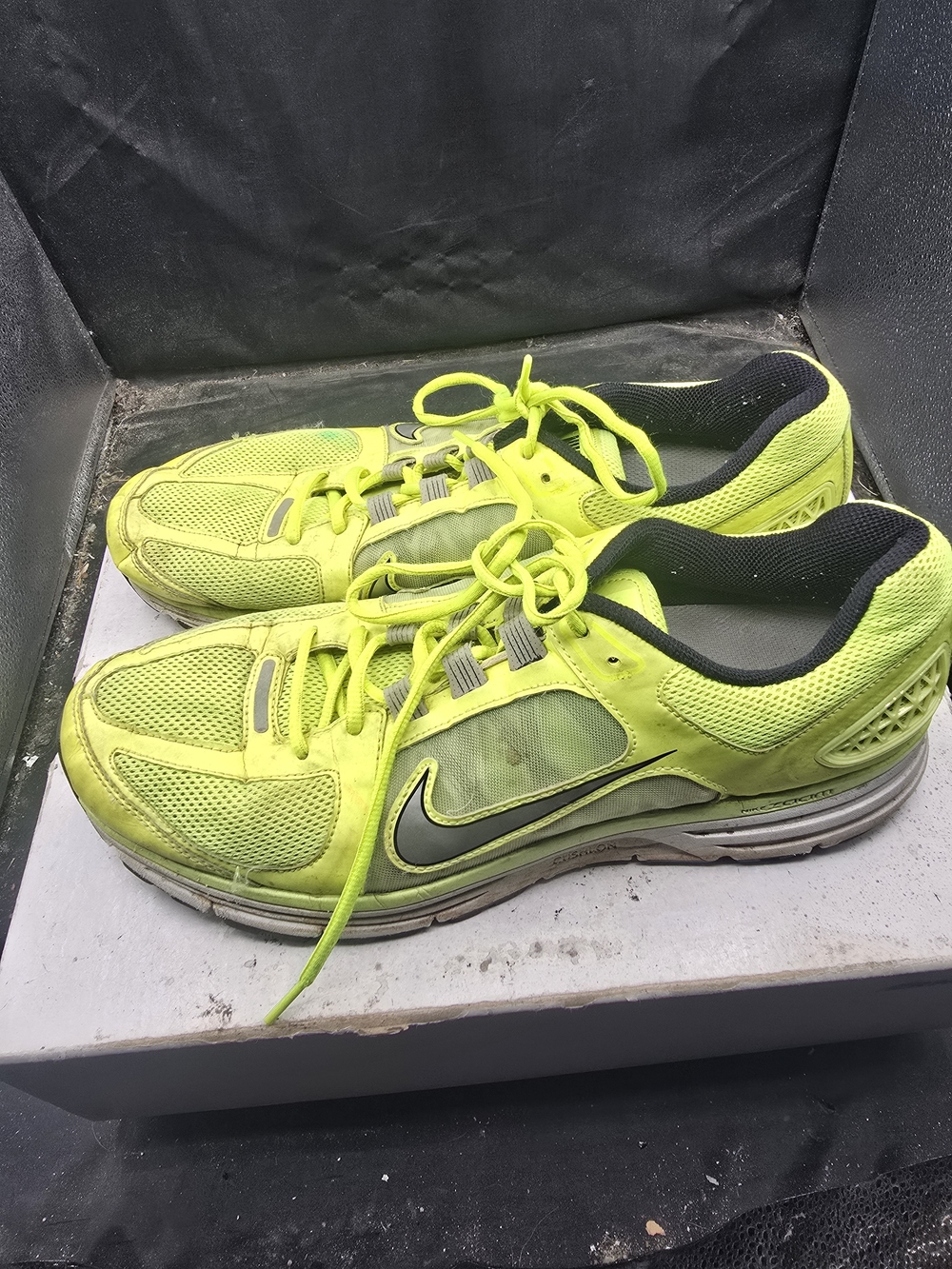 Nike Men’s Neon Yellow Running Shoes